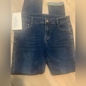 W blue jeans